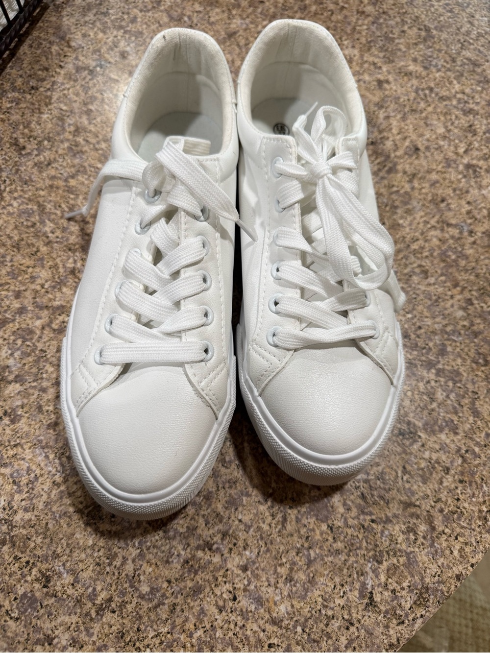 White Low-Top Casual Sneakers with Gum Sole - Picture 9 of 9